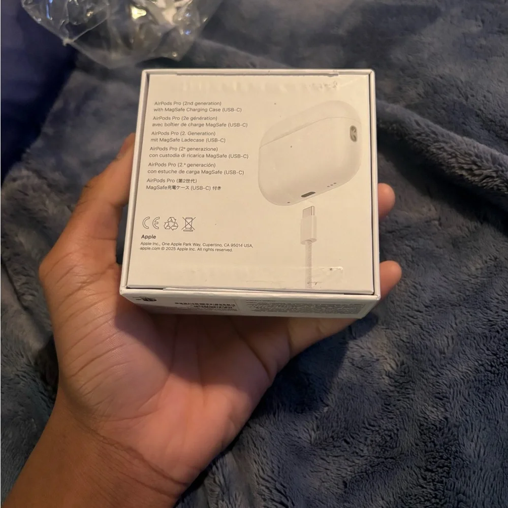 Apple AirPods Pro in White Box